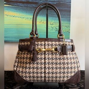 Coach Hamptons Satchel - Brown
Houndstooth Tweed & Suede Handbag DO NOT BUY